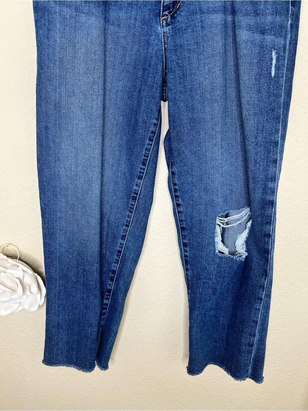 NTM: Joe’s Jeans Size 29 Cropped Straight Kick Flare Raw Hem Distressed Jeans